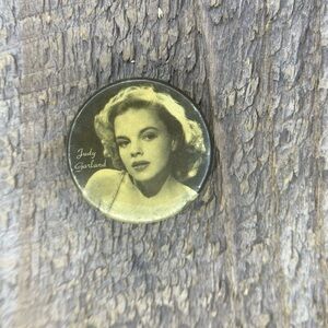 Iconic Vintage Judy Garland Collectible Button Pin - Hollywood